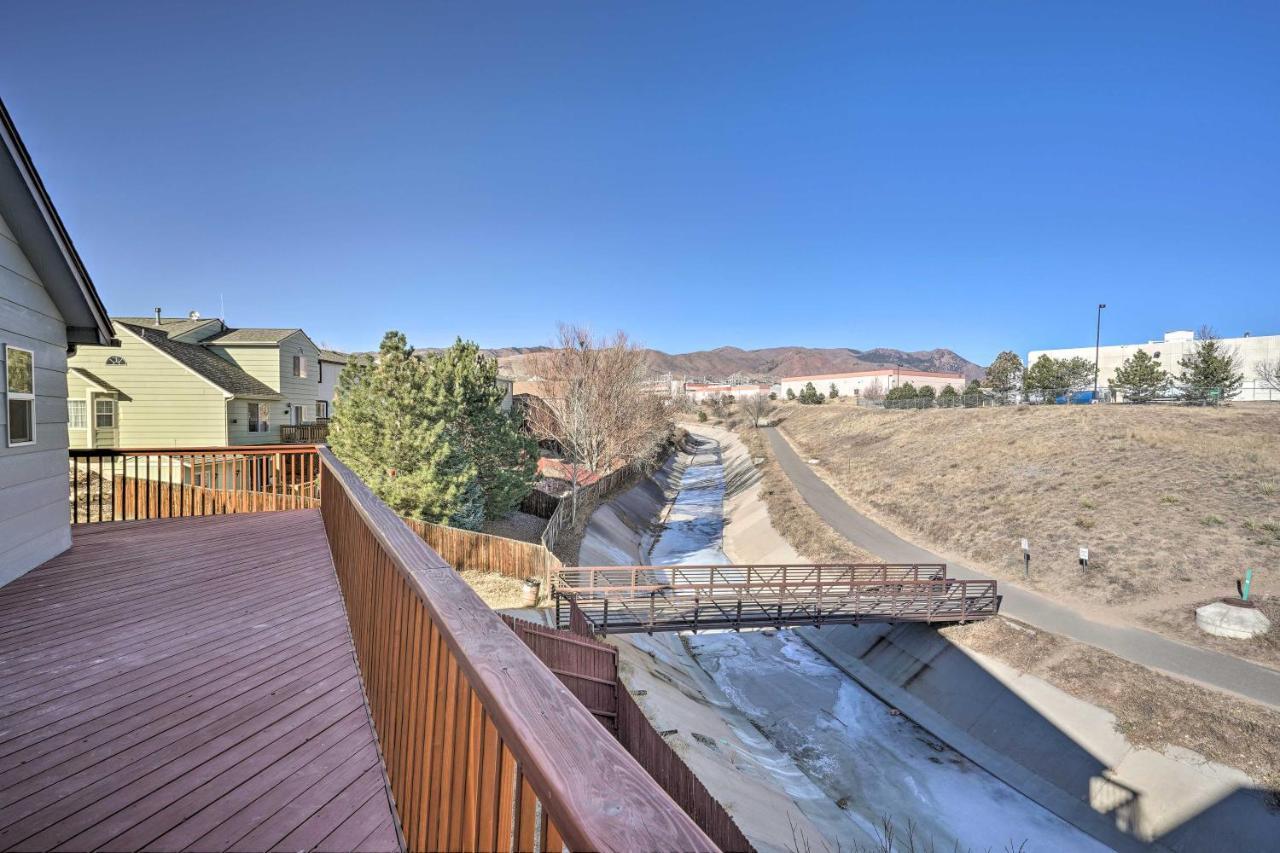Updated Springs Home - 3 Mi To Garden Of The Gods! コロラドスプリングス エクステリア 写真