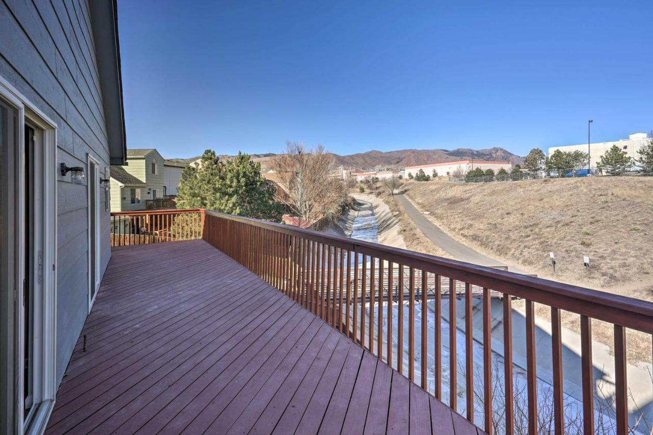 Updated Springs Home - 3 Mi To Garden Of The Gods! コロラドスプリングス エクステリア 写真